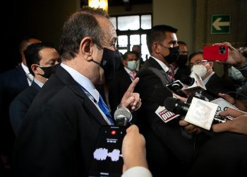 Mandatario hace llamado a vacunarse contra el COVID-19