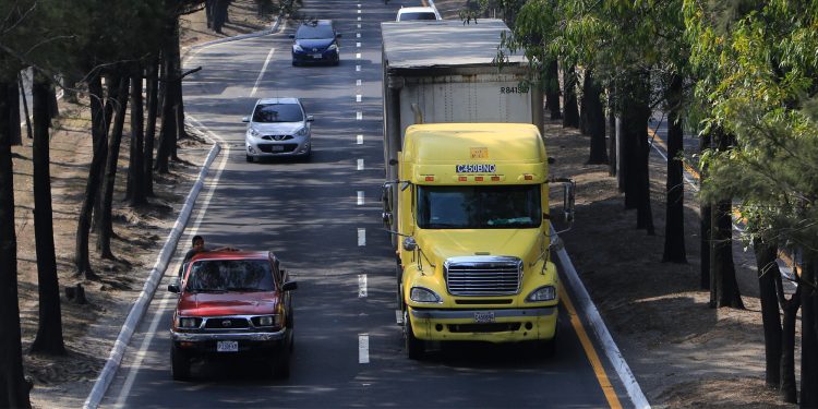 Restringen circulación de transporte pesado durante lunes 4 de julio