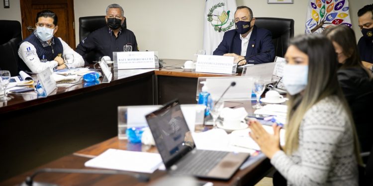 El mandatario Alejandro Giammattei voisitó este miercoles las instalciones del Ministerio de Desarrollo.