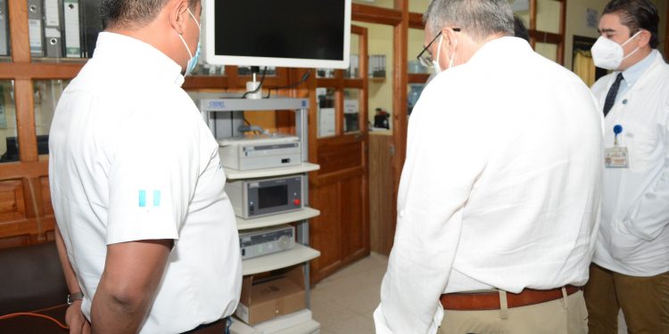 Adquieren nuevo equipo de laparoscopia en Hospital de San Benito, en Petén