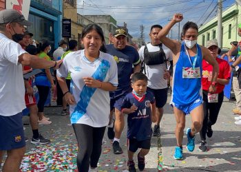 Más de mil personas participan en carrera Policía por la Paz