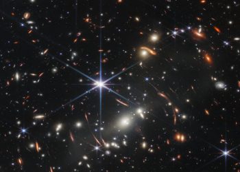 NASA revela "una pequeña porción del universo" con la primera imagen del Webb