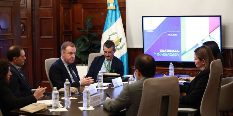 Presentan oportunidades de invertir en Guatemala