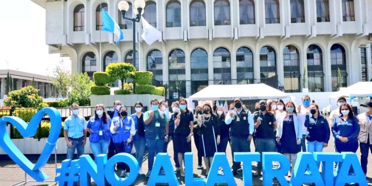 Efectúan feria informativa para prevenir la trata de personas