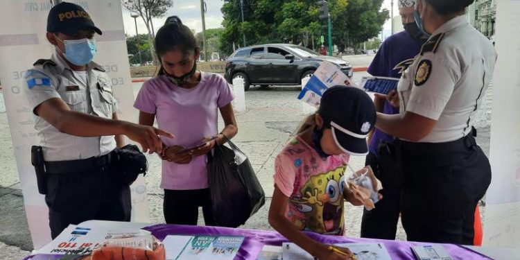 Las campañas de prevención del delito se realizan en diferentes puntos del país.