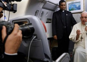 El Papa deja puerta abierta a la renuncia y dice que no sería una catástrofe