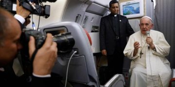 El Papa deja puerta abierta a la renuncia y dice que no sería una catástrofe