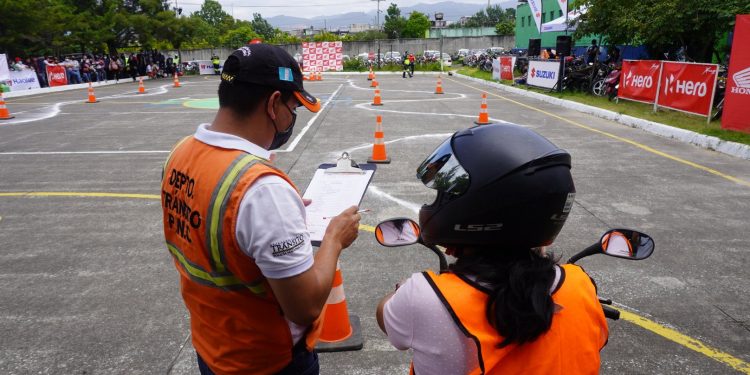 Programa tacones y rueda se realizó en Cenma