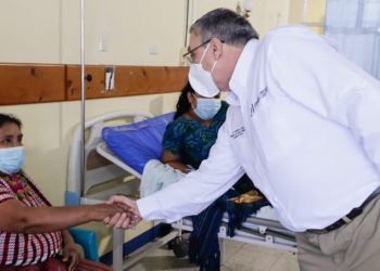 Ministro verifica servicios de Salud en Sololá
