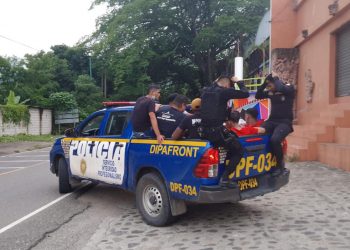 Remiten a Migración a 70 extranjeros por ingreso irregular al país.