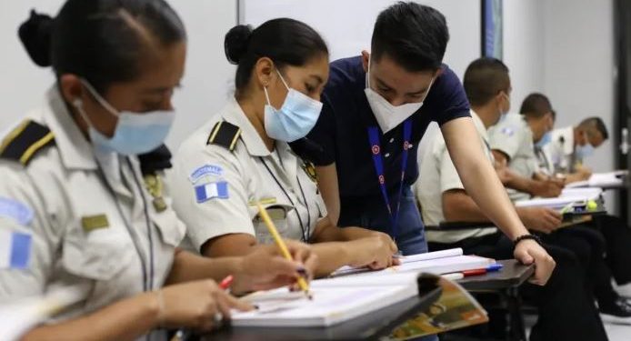 Fortalecen las capacidades de agentes de Disetur para adecuada atención a turistas