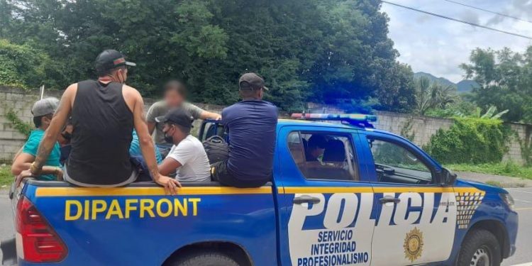 Asisten a 31 extranjeros que se encontraban de manera irregular en el país