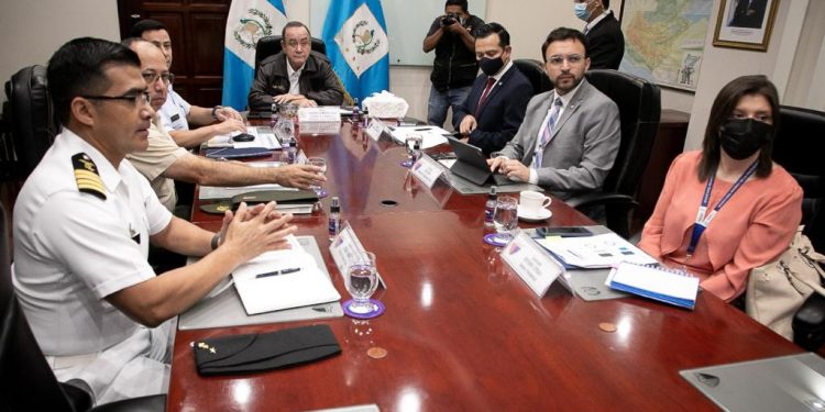 Mandatario conoce avances de proyectos ministeriales para el 2022