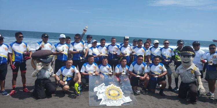 Realizan caravana policial para promover cultura de denuncia ciudadana