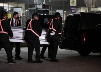Brindan asistencia en repatriación de dos migrantes fallecidos en San Antonio, Texas
