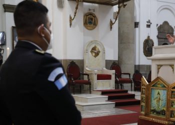 Se conmemoran 25 años de la PNC