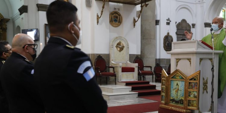 Se conmemoran 25 años de la PNC