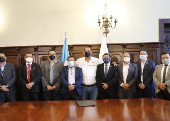 Suscriben convenios para promover descentralización en seis municipios