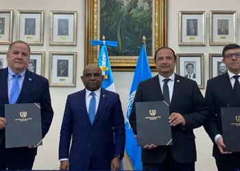 Guatemala suscribe acuerdo sobre atención integral migratoria