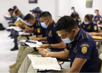 PNC inicia segunda fase de formación bilingüe