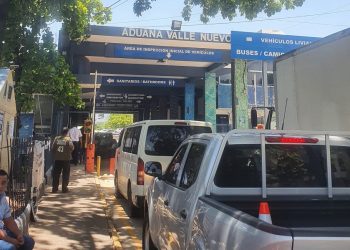 Guatemala y El Salvador buscan agilizar tiempos para el comercio en fronteras