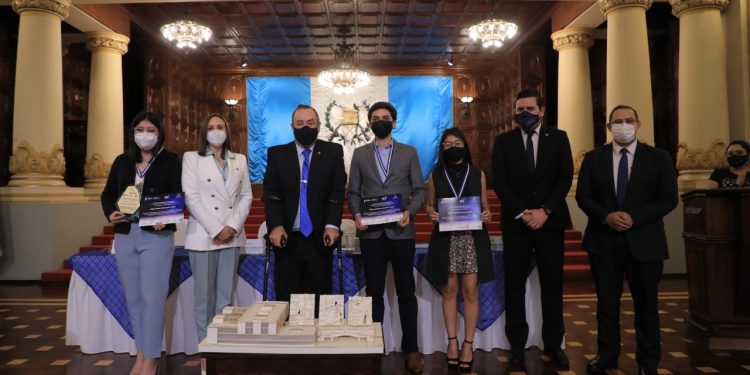 Entregan reconocimientos a ganadores del diseño del edificio icónico de la Inspección General del Trabajo