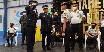 Eligen a niña directora general de la pnc