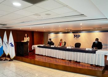 Firman acuerdo para fiscalizar obras públicas inconclusas
