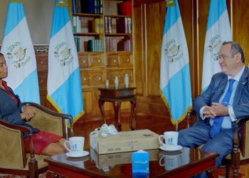 Presidente reitera compromiso de seguir apoyando a los guatemaltecos más necesitados