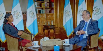 Presidente reitera compromiso de seguir apoyando a los guatemaltecos más necesitados