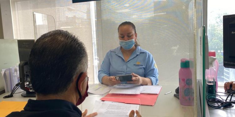 Más de mil 180 personas beneficiadas con pasaporte con vigencia de 10 años