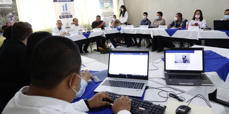 autoridades de ambiente crean estratefias para el cuidado de fuentes hidricas