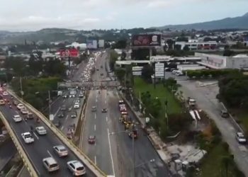 Habilitan el paso vehicular en el kilómetro 15.4, en Villa Nueva