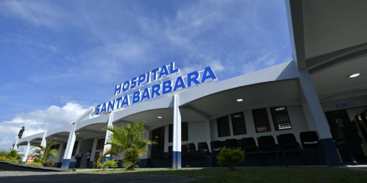 Medio millón de habitantes beneficiados con entrega de Hospital Santa Bárbara
