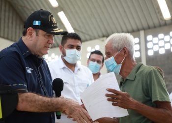 Programa del Adulto Mayor beneficia a pobladores de Morales, Izabal