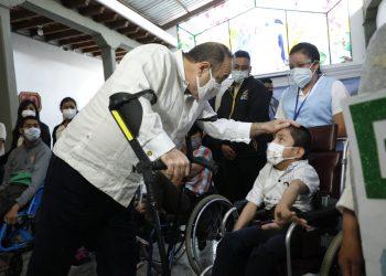 Presidente conoce atención en Obras Sociales del Santo Hermano Pedro