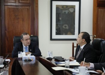 Gobernante sostiene reunión de trabajo con autoridades del Minex