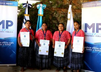 Clausuran diplomado sobre liderazgo comunitario para prevención de violencia