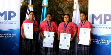 Clausuran diplomado sobre liderazgo comunitario para prevención de violencia