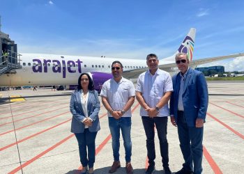 Aterriza primer vuelo directo de República Dominicana a Guatemala