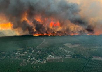 Incendios arrasan miles de hectáreas en Francia