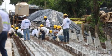 Avanzan trabajos de reposición del puente La Naisa, en Escuintla