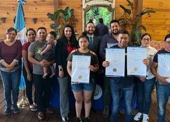 Benefician a connacionales con Jornadas de Certificación de Competencias