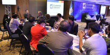 Establecen mesas de trabajo para impulsar economía nacional