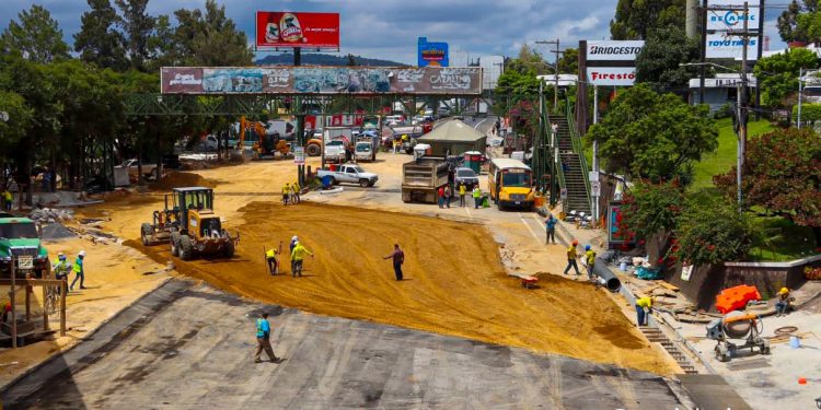 Avanzan los trabajos para rehabilitar el kilómetro 15, en Villa Nueva