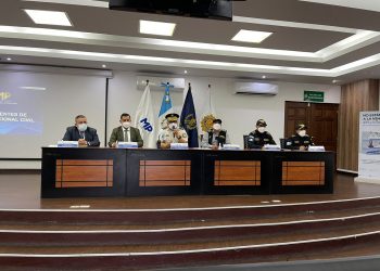 Conferencia de prensa cúpula de la PNC