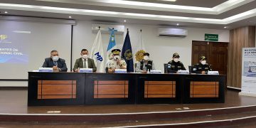 Conferencia de prensa cúpula de la PNC