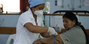 El Mineco apoya con becas iniciales para cursos de enfermería