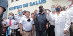 El presidente Alejandro Giammattei en inauguración del centro de salud en Suchitepéquez.