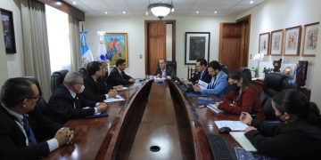 El presidente Alejandro Giammattei se reunió con autoridades del Ministerio de Economía.